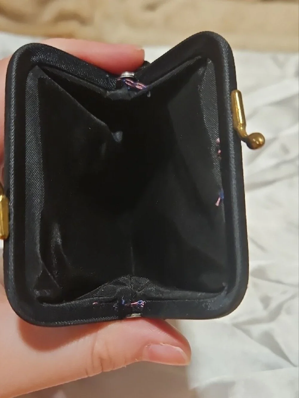 Classic Black Women's Kiss-Lock Coin Purse